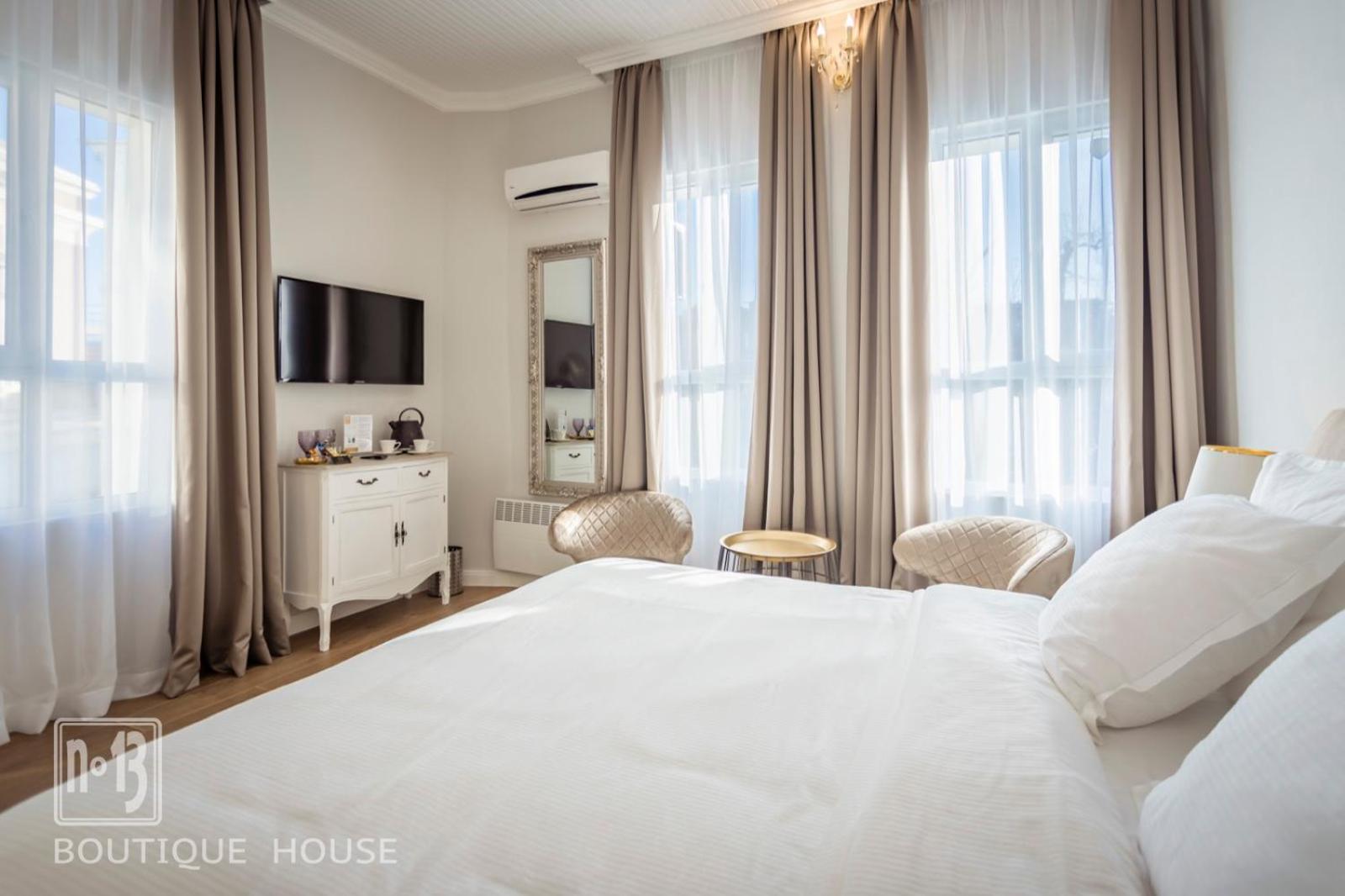Отель No13 Boutique House Бургас Номер фото